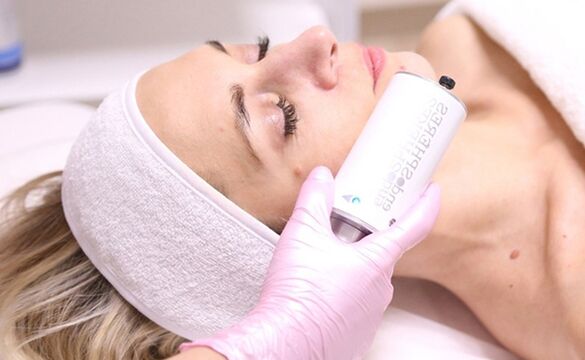 Endosphere facial skin treatment for a rejuvenating effect