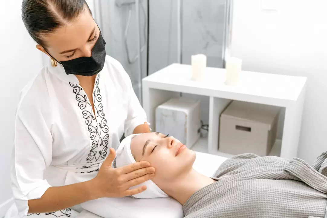 Professional massage helps rejuvenate the skin of the face without needles